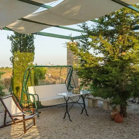 Holiday home The Carob Tree