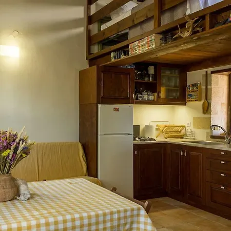 Holiday home The Carob Tree *